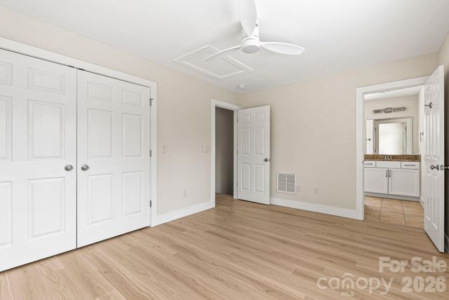 8 Thurland Avenue, Asheville, NC 28803