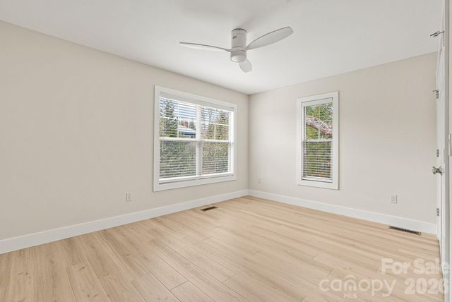 8 Thurland Avenue, Asheville, NC 28803