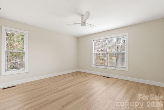 8 Thurland Avenue, Asheville, NC 28803