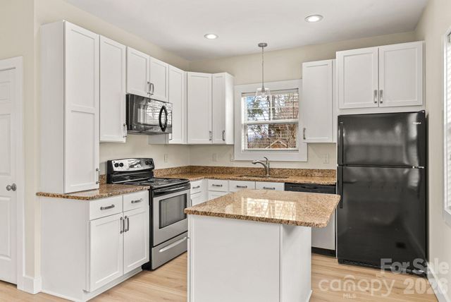 8 Thurland Avenue, Asheville, NC 28803