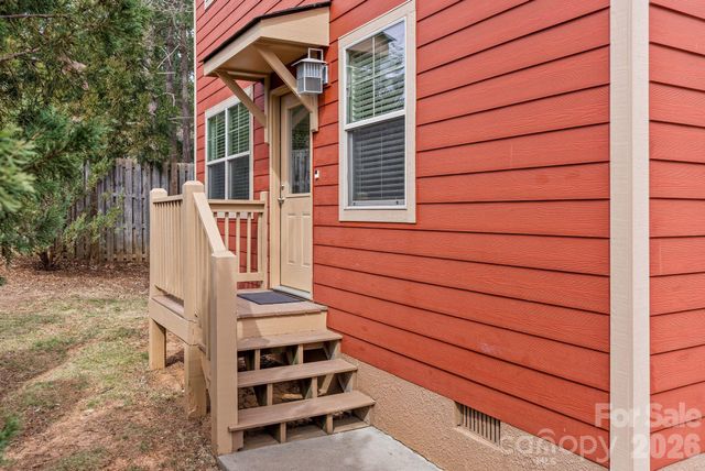 8 Thurland Avenue, Asheville, NC 28803