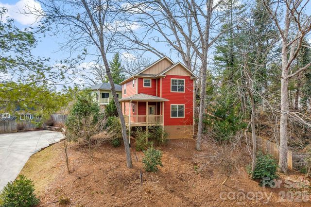 8 Thurland Avenue, Asheville, NC 28803