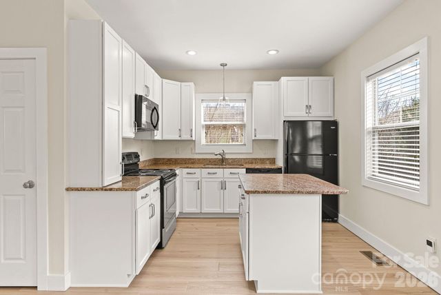 8 Thurland Avenue, Asheville, NC 28803