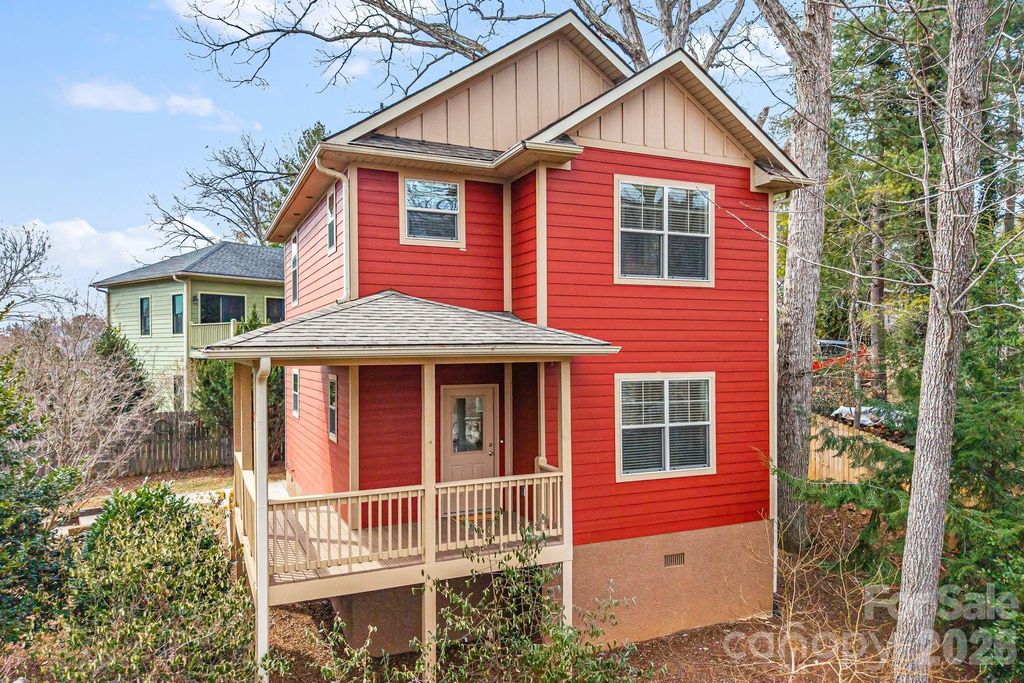 8 Thurland Avenue, Asheville, NC 28803