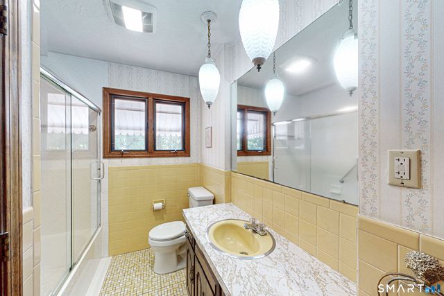 31 Holly Street, Waterbury, CT 06706