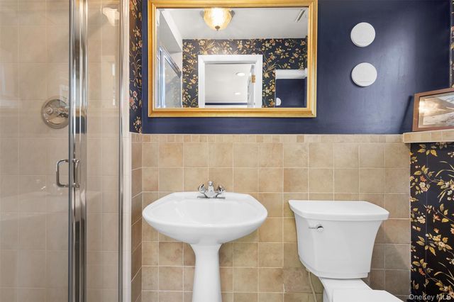 180 Radcliff Drive, East Norwich, NY 11732