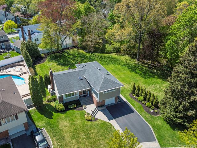 180 Radcliff Drive, East Norwich, NY 11732