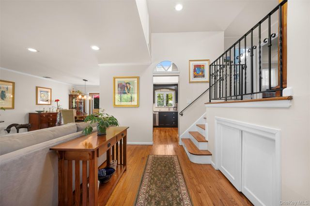 180 Radcliff Drive, East Norwich, NY 11732