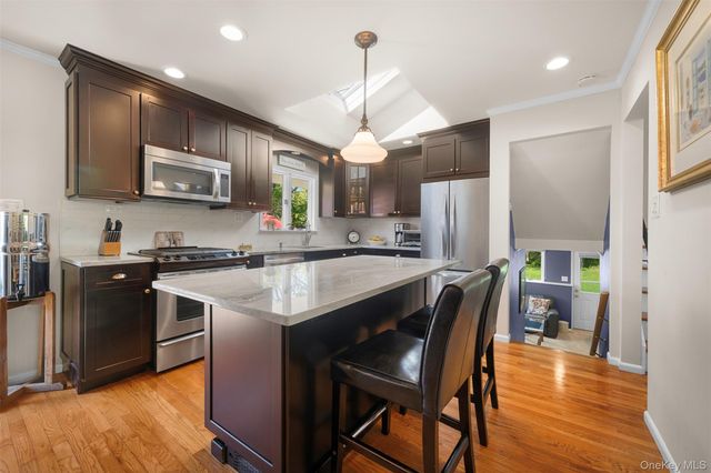 180 Radcliff Drive, East Norwich, NY 11732