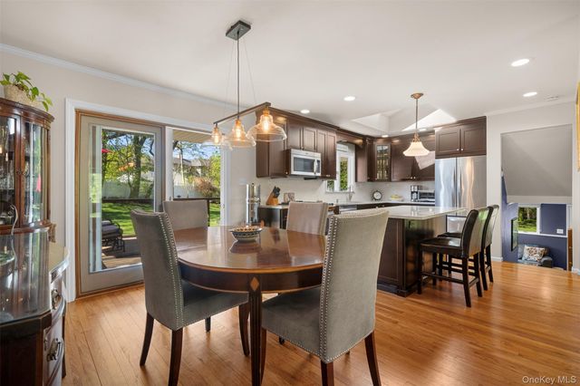 180 Radcliff Drive, East Norwich, NY 11732