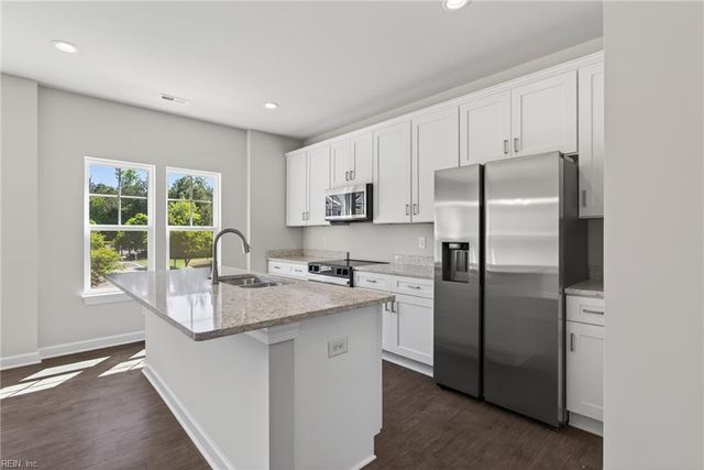615 Commonwealth DR, Yorktown, VA 23693