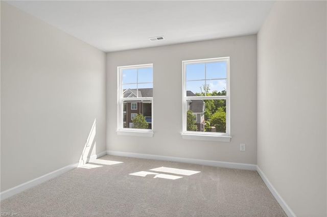615 Commonwealth DR, Yorktown, VA 23693