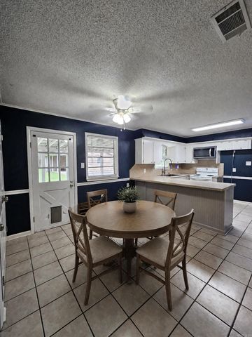 11312 Vine St, Shannon Hills, AR 72103