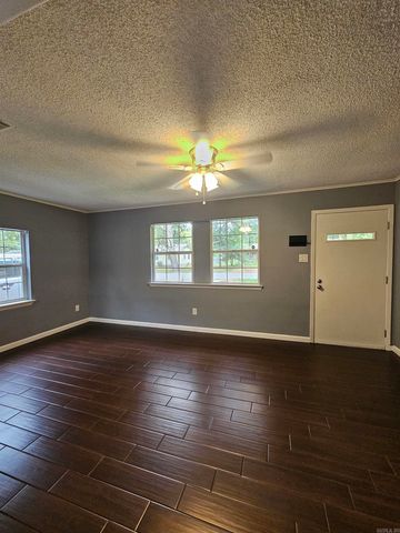 11312 Vine St, Shannon Hills, AR 72103