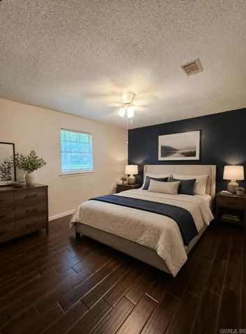 11312 Vine St, Shannon Hills, AR 72103
