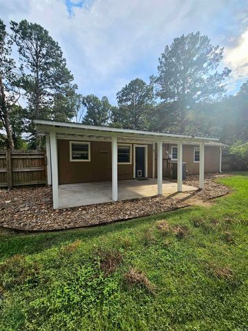 11312 Vine St, Shannon Hills, AR 72103
