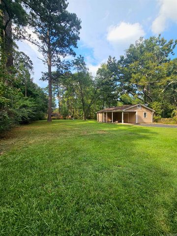 11312 Vine St, Shannon Hills, AR 72103