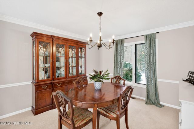 807 Saint Annes Drive, Holland, OH 43528