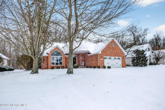 807 Saint Annes Drive, Holland, OH 43528