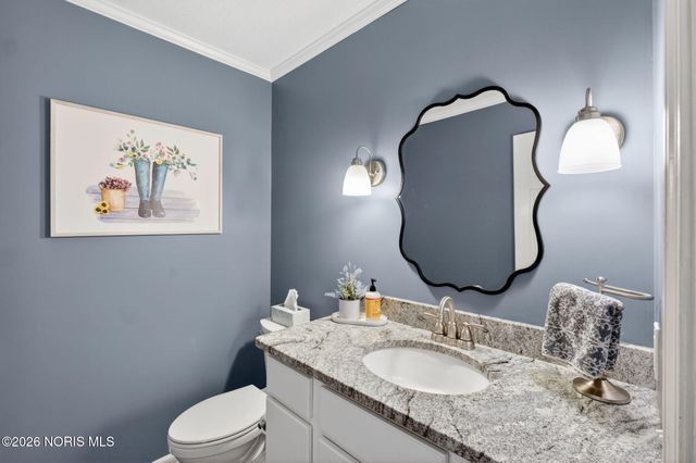 807 Saint Annes Drive, Holland, OH 43528