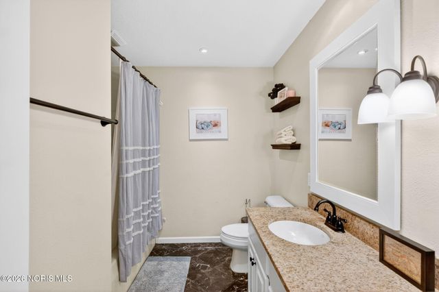 807 Saint Annes Drive, Holland, OH 43528