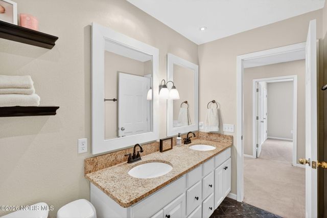 807 Saint Annes Drive, Holland, OH 43528