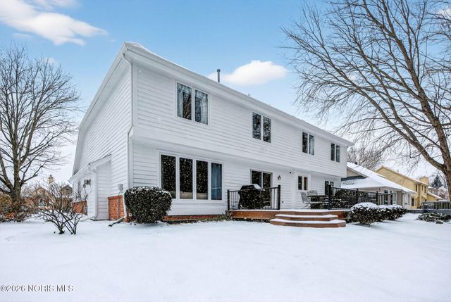 807 Saint Annes Drive, Holland, OH 43528