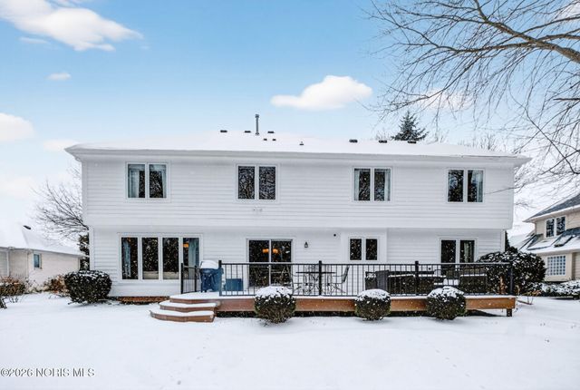 807 Saint Annes Drive, Holland, OH 43528