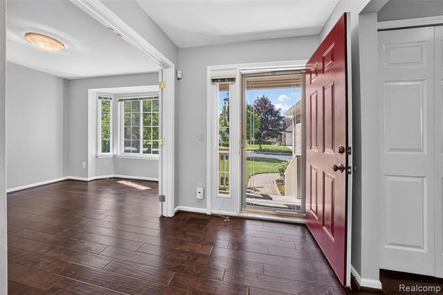 2711 Greenlawn Avenue, Commerce Twp, MI 48382