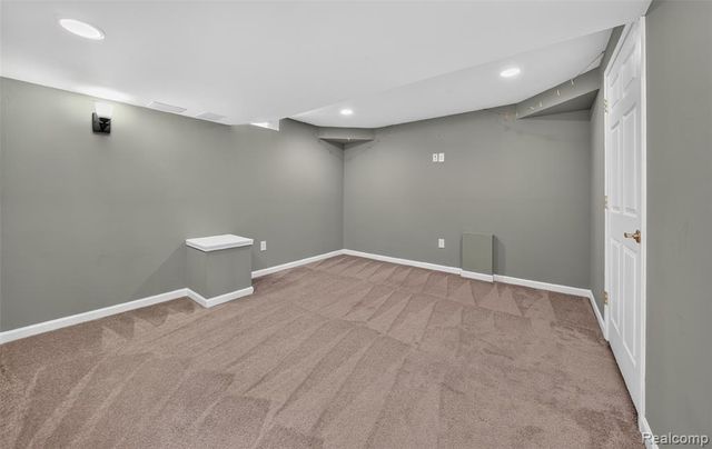 2711 Greenlawn Avenue, Commerce Twp, MI 48382