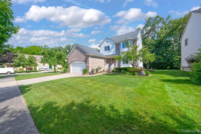 2711 Greenlawn Avenue, Commerce Twp, MI 48382