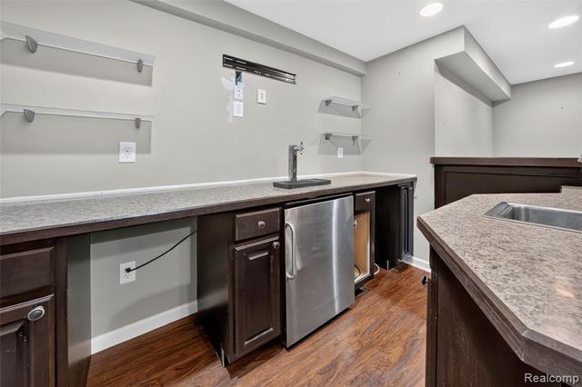 2711 Greenlawn Avenue, Commerce Twp, MI 48382