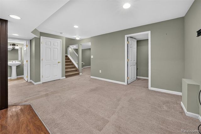 2711 Greenlawn Avenue, Commerce Twp, MI 48382