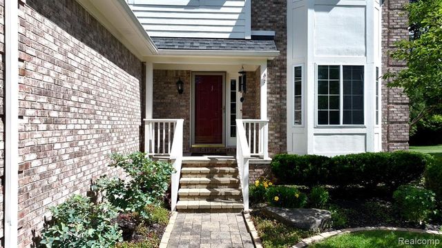 2711 Greenlawn Avenue, Commerce Twp, MI 48382