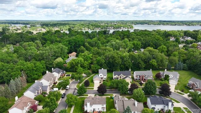 2711 Greenlawn Avenue, Commerce Twp, MI 48382