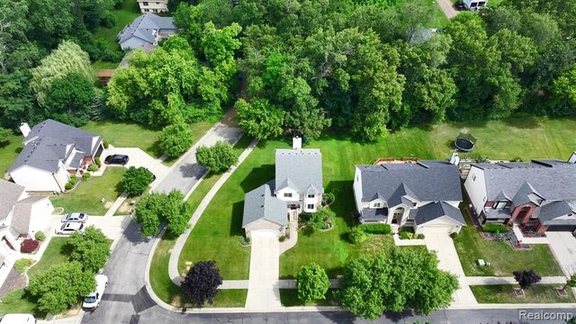 2711 Greenlawn Avenue, Commerce Twp, MI 48382