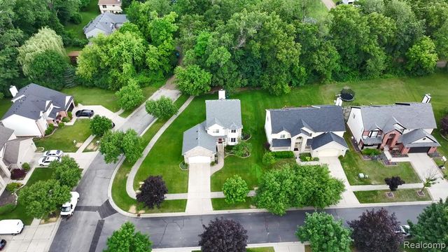 2711 Greenlawn Avenue, Commerce Twp, MI 48382