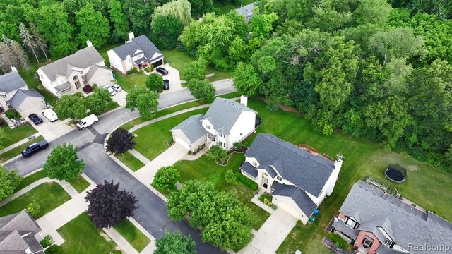 2711 Greenlawn Avenue, Commerce Twp, MI 48382