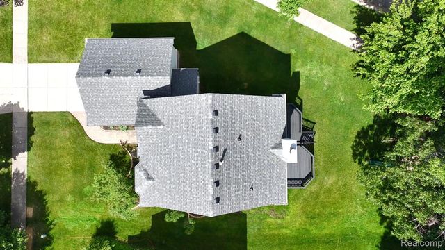 2711 Greenlawn Avenue, Commerce Twp, MI 48382