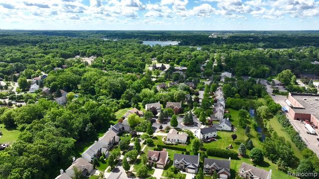 2711 Greenlawn Avenue, Commerce Twp, MI 48382