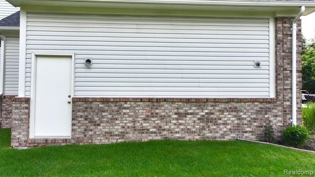 2711 Greenlawn Avenue, Commerce Twp, MI 48382