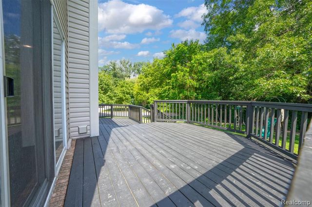 2711 Greenlawn Avenue, Commerce Twp, MI 48382