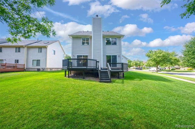 2711 Greenlawn Avenue, Commerce Twp, MI 48382