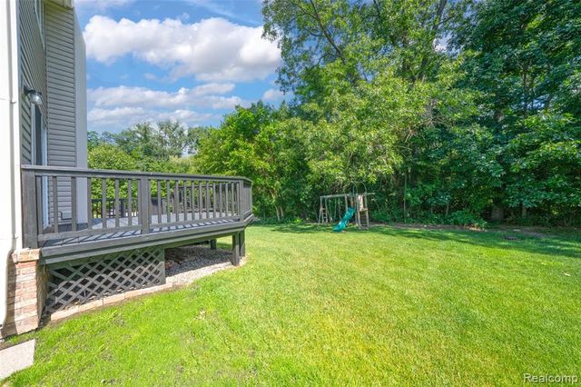 2711 Greenlawn Avenue, Commerce Twp, MI 48382