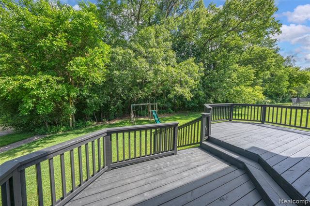 2711 Greenlawn Avenue, Commerce Twp, MI 48382