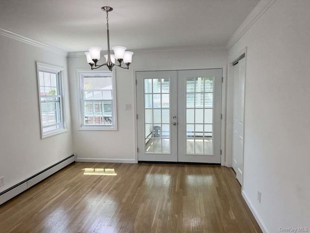 135 Barwick Boulevard, Mineola, NY 11501
