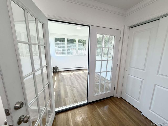 135 Barwick Boulevard, Mineola, NY 11501
