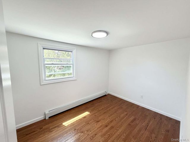 135 Barwick Boulevard, Mineola, NY 11501