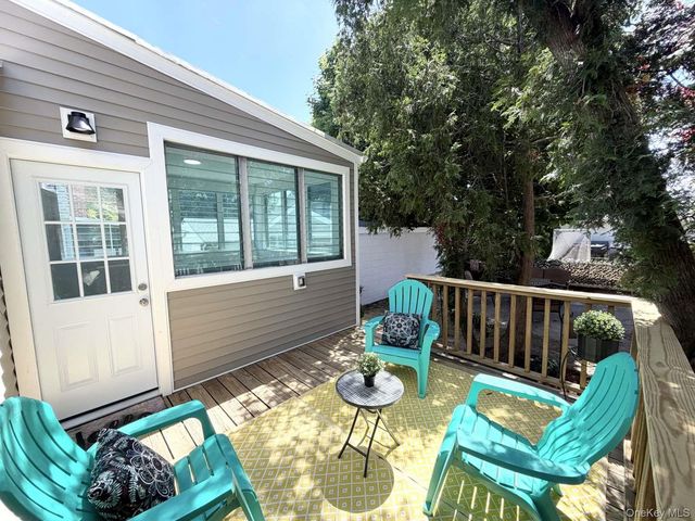 135 Barwick Boulevard, Mineola, NY 11501
