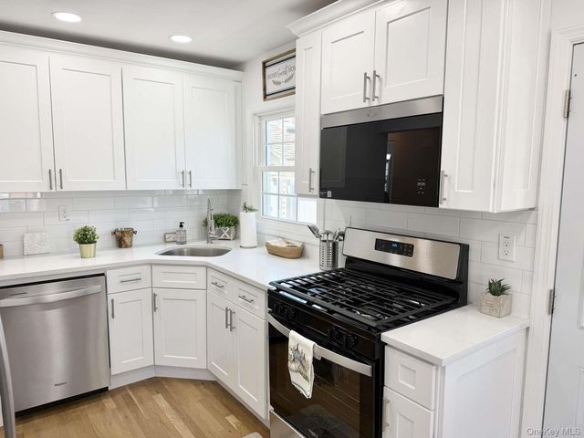 135 Barwick Boulevard, Mineola, NY 11501